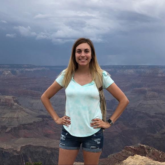 Meet your Posher, Andrea - Picture 1 of 1